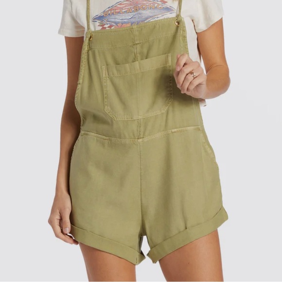 Wild Pursuit Romper - Picture 2 of 2